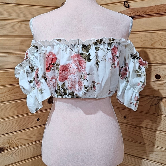 Floral Off-Shoulder Crop Top W/Sleeves - Picture 3 of 3
